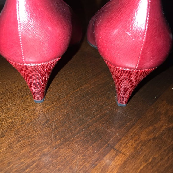 Vintage YSL Red leather pumps 7-1/2 Narrow - Picture 3 of 6